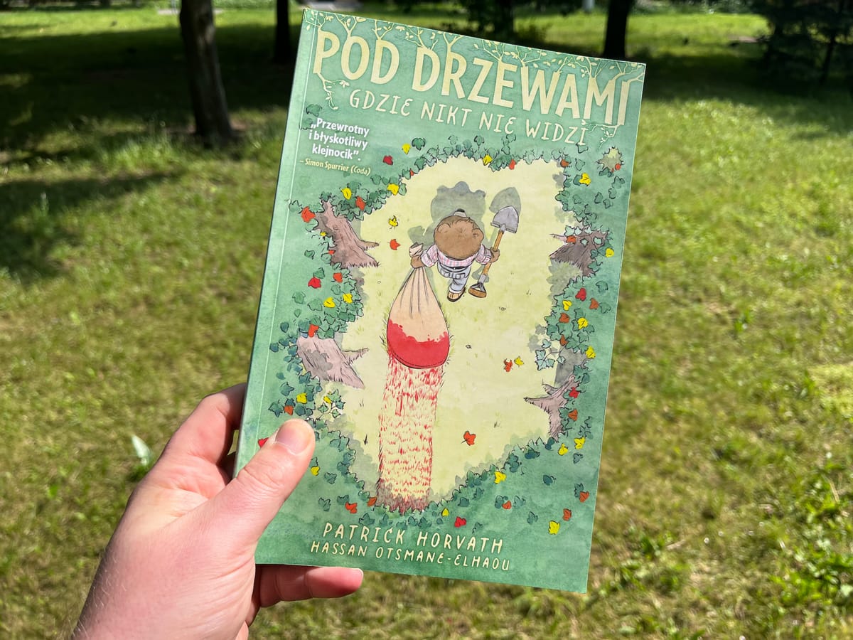 Pod drzewami, gdzie nikt nie widzi. Recenzja