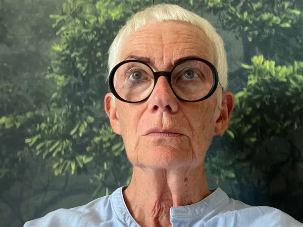 Czy sztuczna inteligencja tworzy sztukę? Ewa Satalecka, prof. PJATK: „Za wygenerowanym tekstem zawsze stoi człowiek”