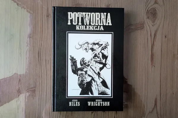 „Potworna kolekcja" - Niles i Wrightson budują świat potworów. Recenzja
